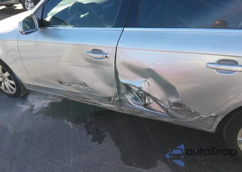 2013 Audi A4 2.0T Premium z USA, uszkodzony, nr VIN WAUBFAFL2DN003969